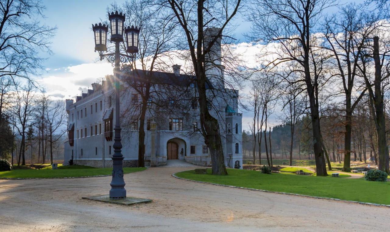 Zamek Karpniki Schloss Fischbach ウォムニツァ エクステリア 写真
